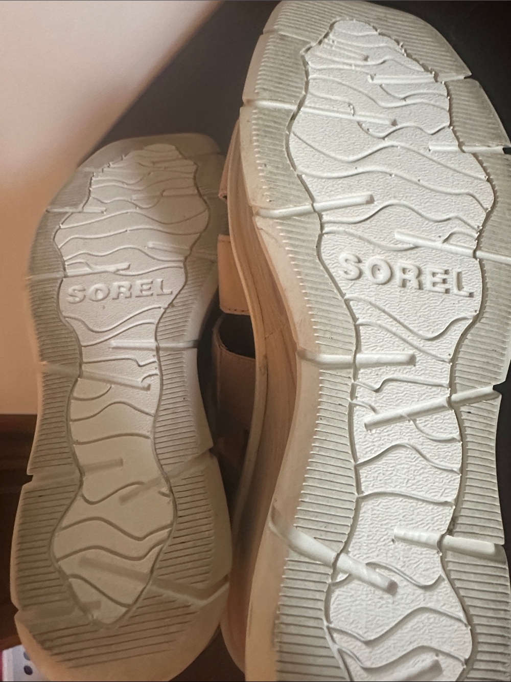 EUC Women’s 6 SOREL sandals - Picture 7 of 8